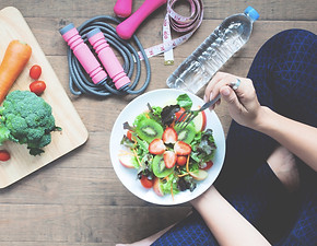 woman-eating-healthy.jpg